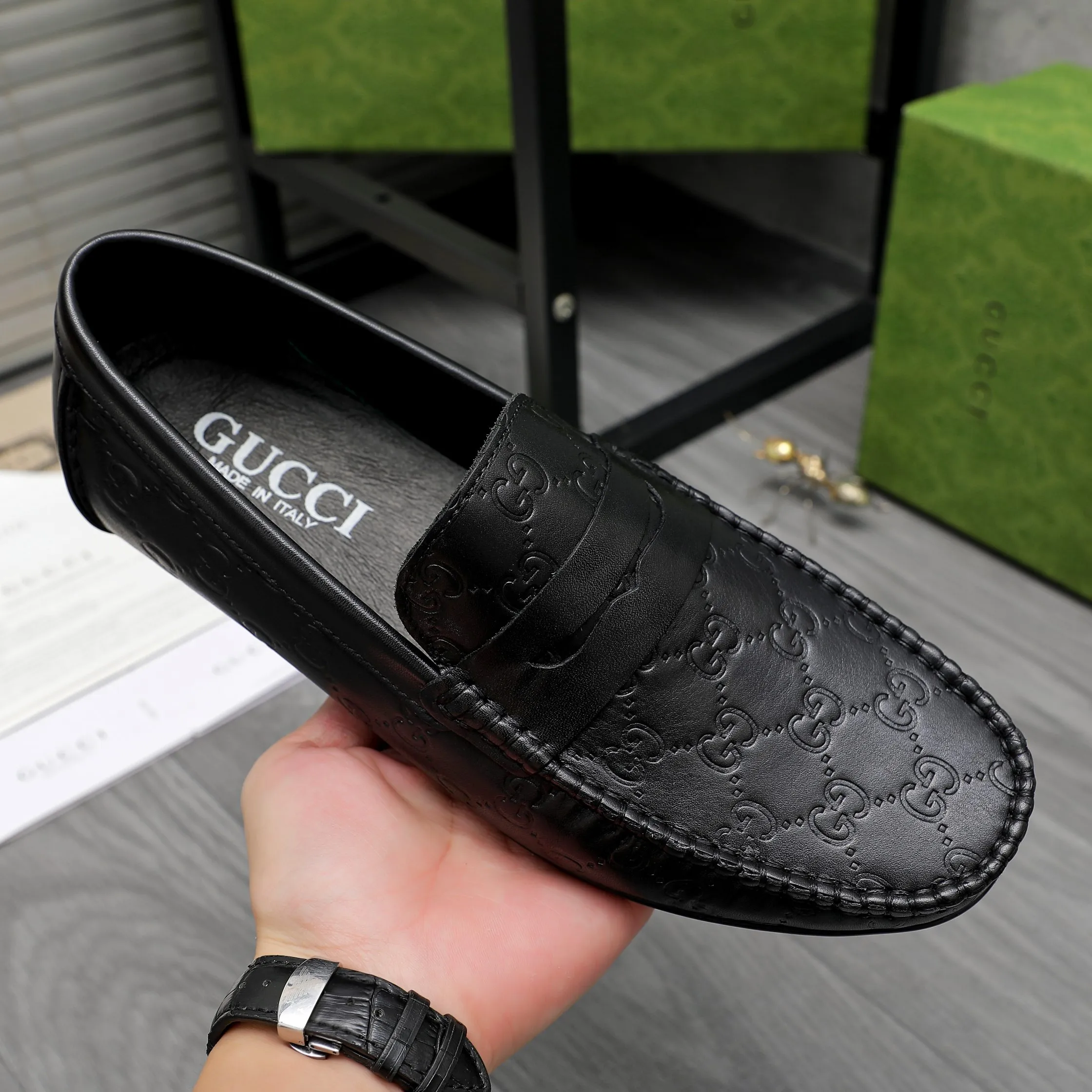Men's shoes 💰380 Product trademark: GUCCI "Gucci" casual slip-on beanie shoes Regular size: 38-45 (45 is custom-made and non-returnable) Product materials: Selected high-quality embossed cowhide upper, pigskin lining, beanie outsole